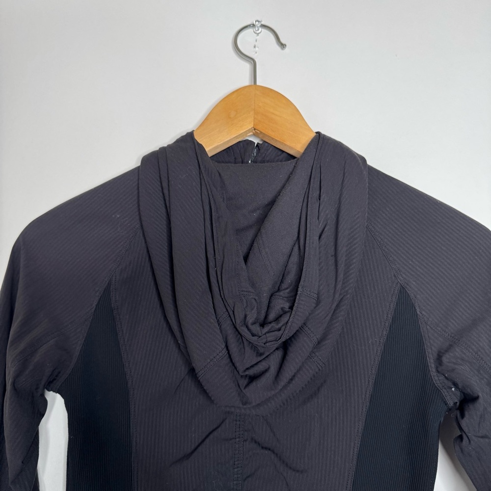 Lululemon In Flux Black Jacket size 2 - Picture 8 of 10